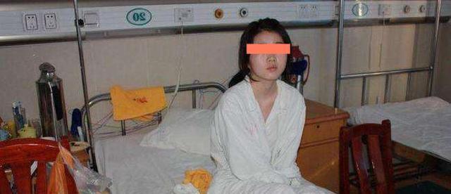 回顾女子相亲路上发生车祸,治疗费用巨大,肇事者:嫁我就付药费