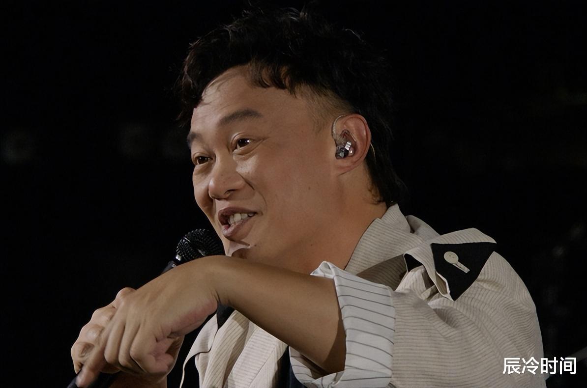 演唱会|18场演唱会门票卖光后,陈奕迅宣布加开4场,黄牛将票价炒到10倍