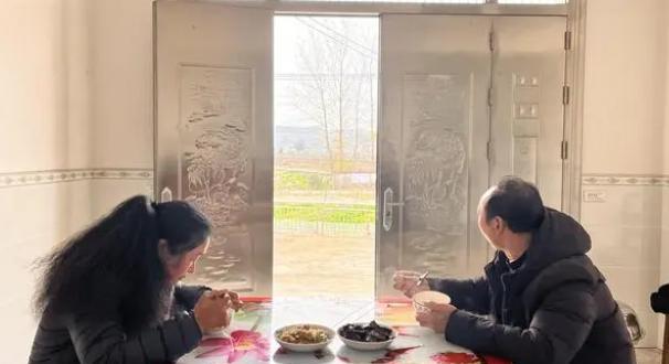 警方排除学校嫌疑,直言胡鑫宇因厌学自主走失,家长提出异议