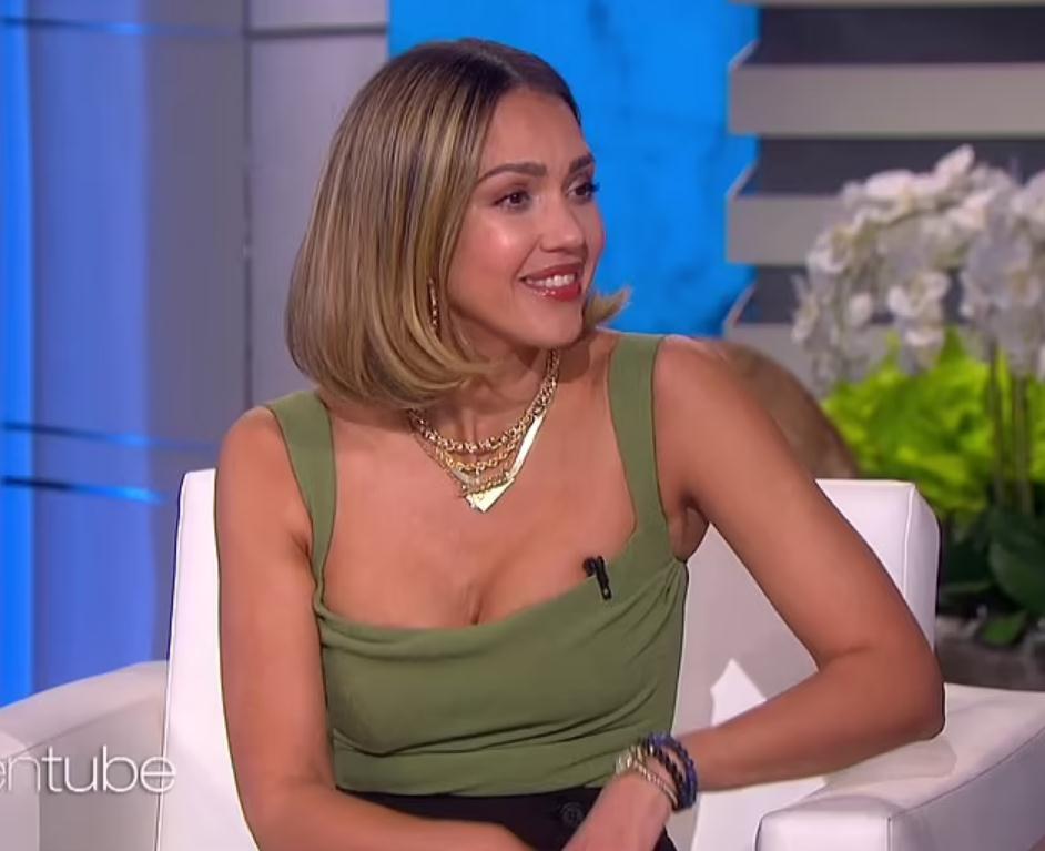 杰西卡|拒绝拍裸戏，巅峰时退圈，41岁的“地球球花”杰西卡才是人间清醒