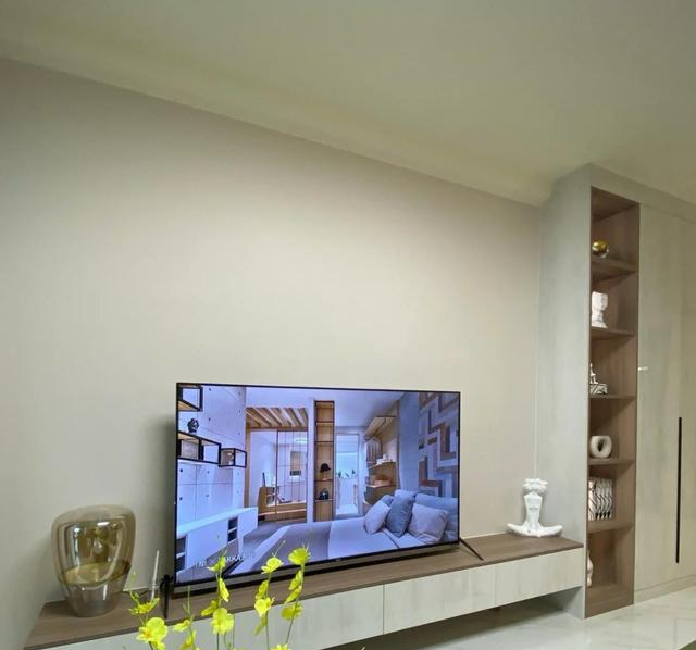 客厅没做电视背景墙，有4种补救方法，找到合适的就能改造了