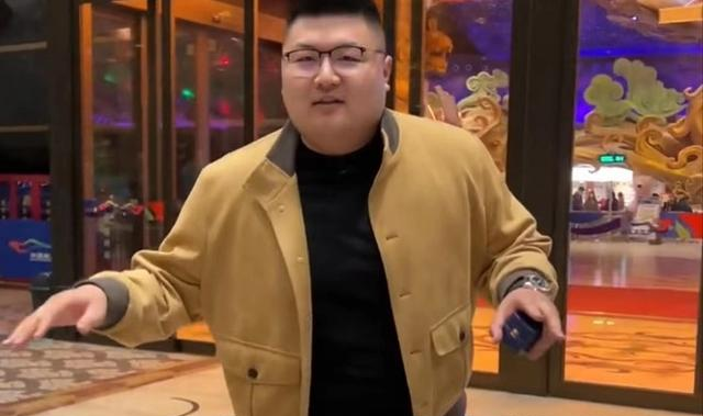 带货|4000W网红猴哥演员疑被实锤？“猴虎猪”说车是一家公司同事？