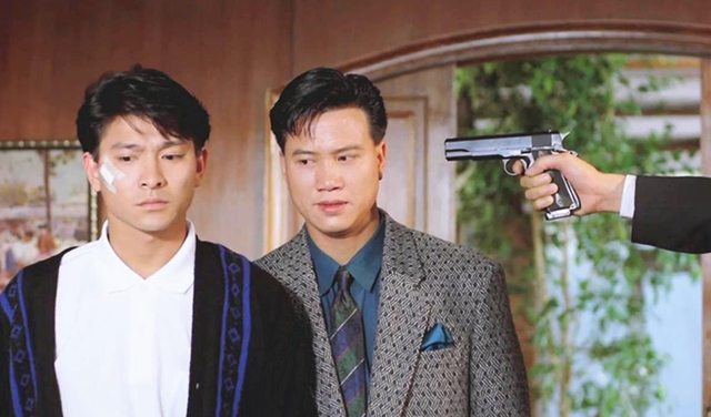 大湾区这一晚，66岁的“港圈大佬”万梓良，活成了一个笑话