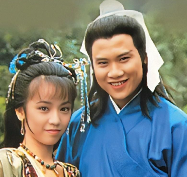 大湾区这一晚，66岁的“港圈大佬”万梓良，活成了一个笑话