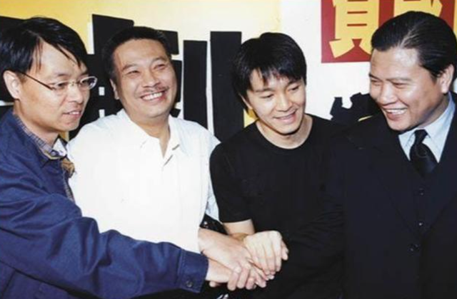 大湾区这一晚，66岁的“港圈大佬”万梓良，活成了一个笑话