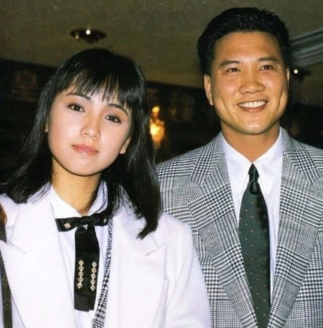 大湾区这一晚，66岁的“港圈大佬”万梓良，活成了一个笑话