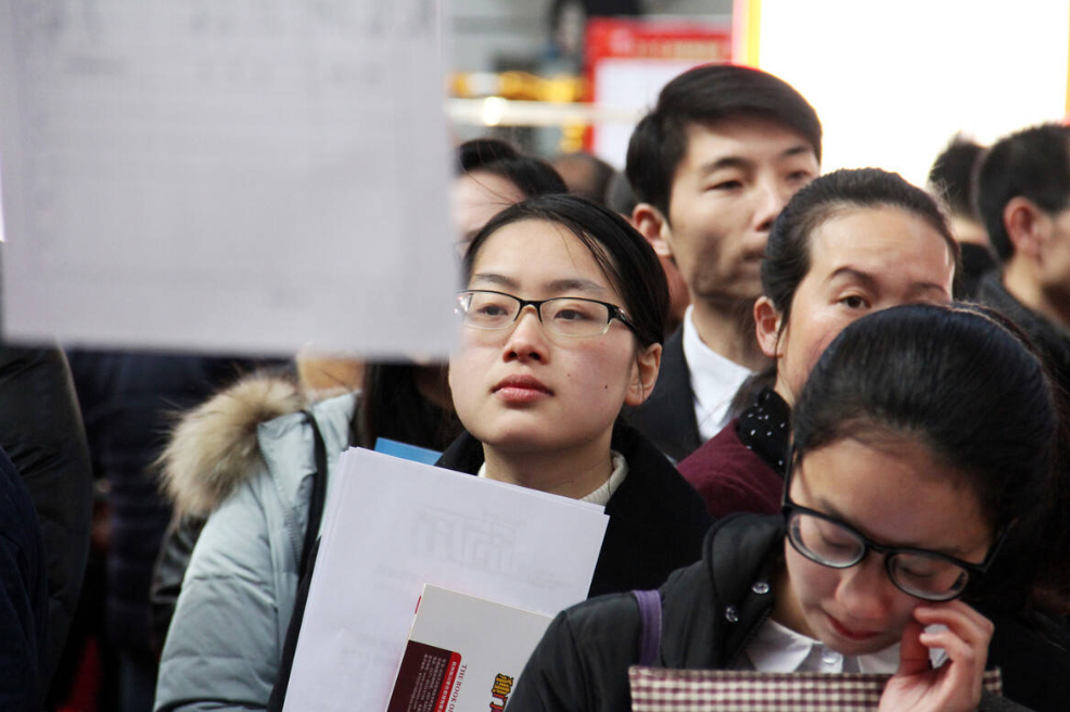 招聘|28岁女生当7年“全职女友”，包吃包住五险一金