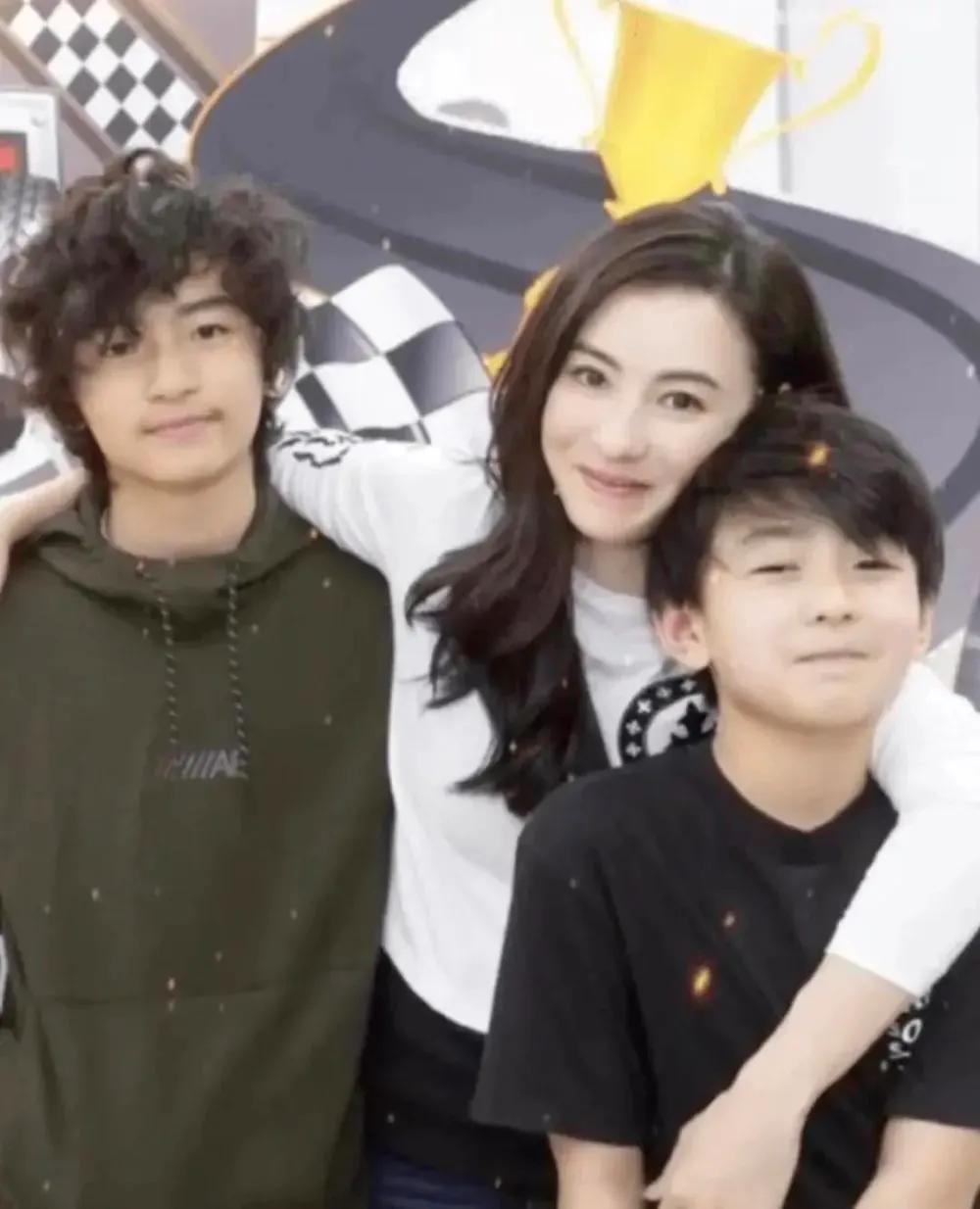 谢霆锋|张柏芝和谢霆锋疑似复合?同游日本,情人节一家五口度过