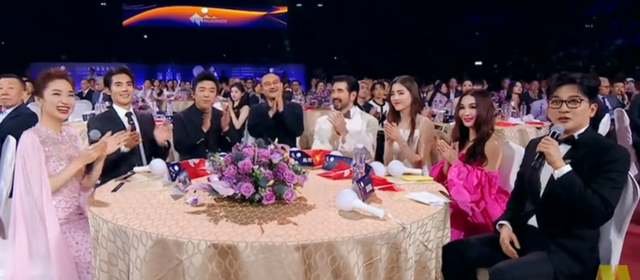 大湾区这一晚，66岁的“港圈大佬”万梓良，活成了一个笑话