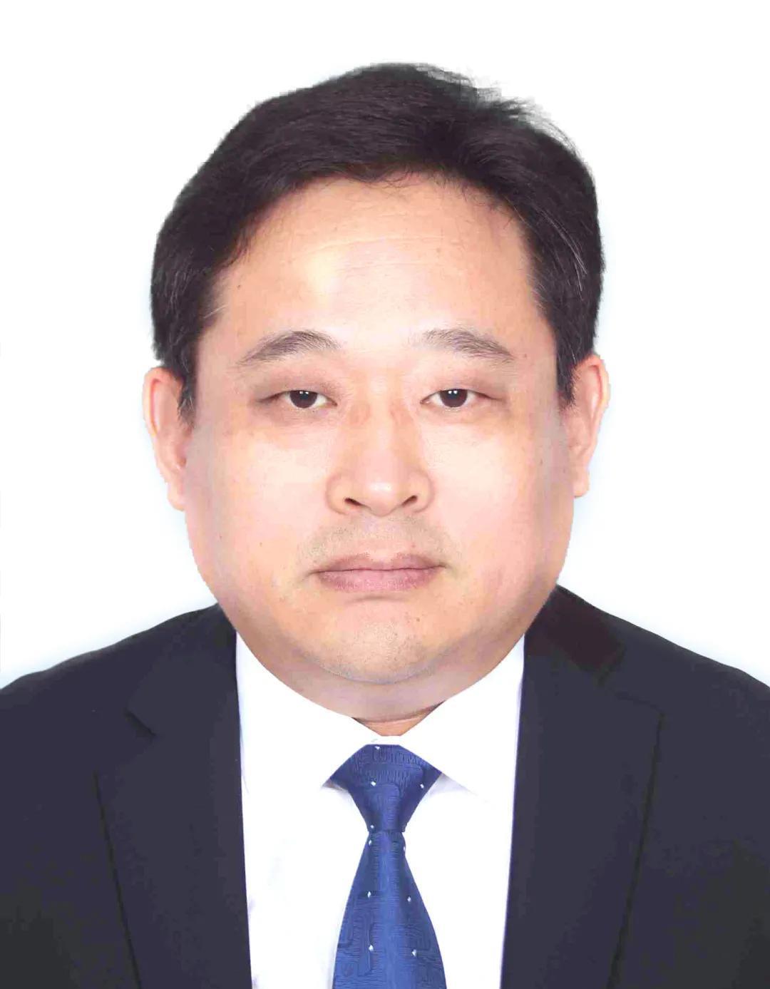 2021年升任阳信县政府副县长,从他的仕途生涯来看,可以说是顺风顺水