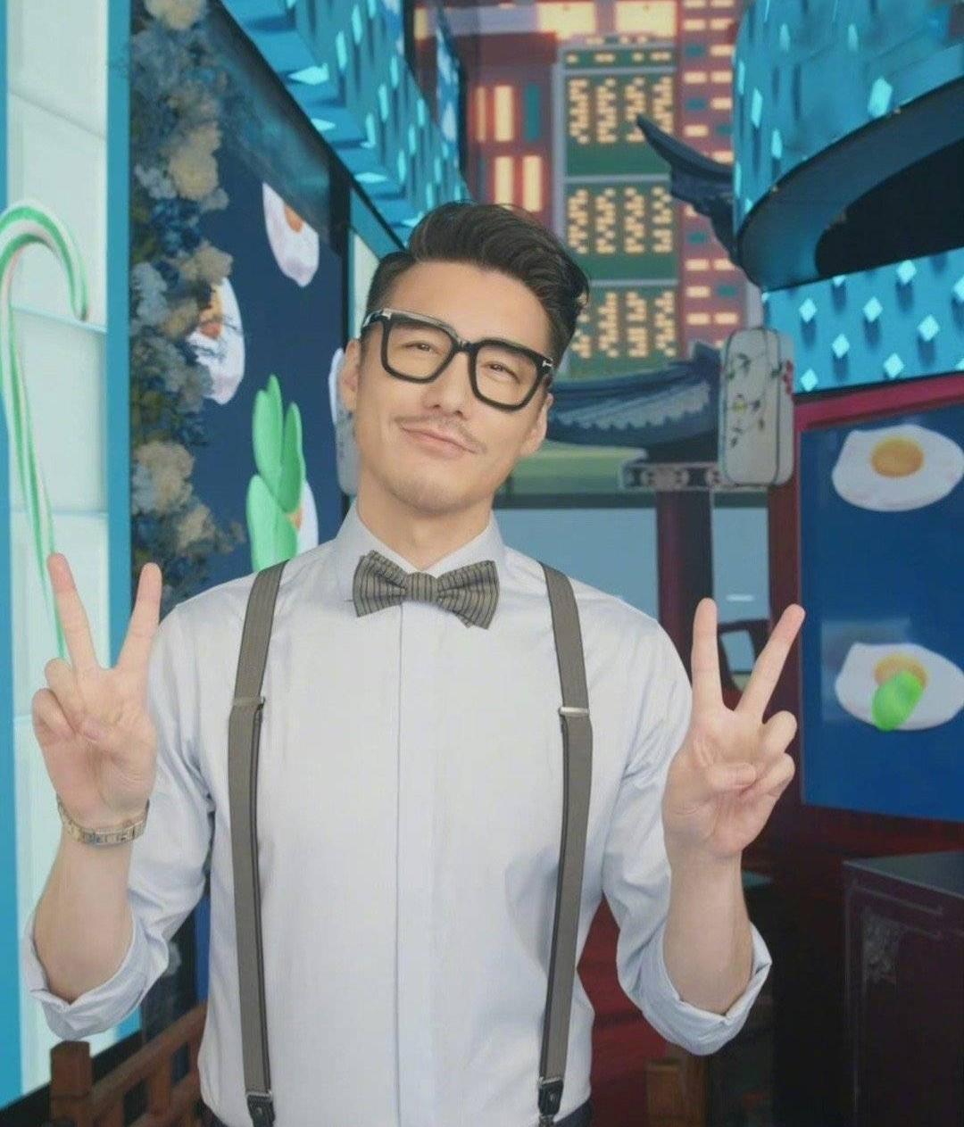 |演员胡兵官宣恋情！信息量太大惹争议，陪伴30年的爱人疑似是男性