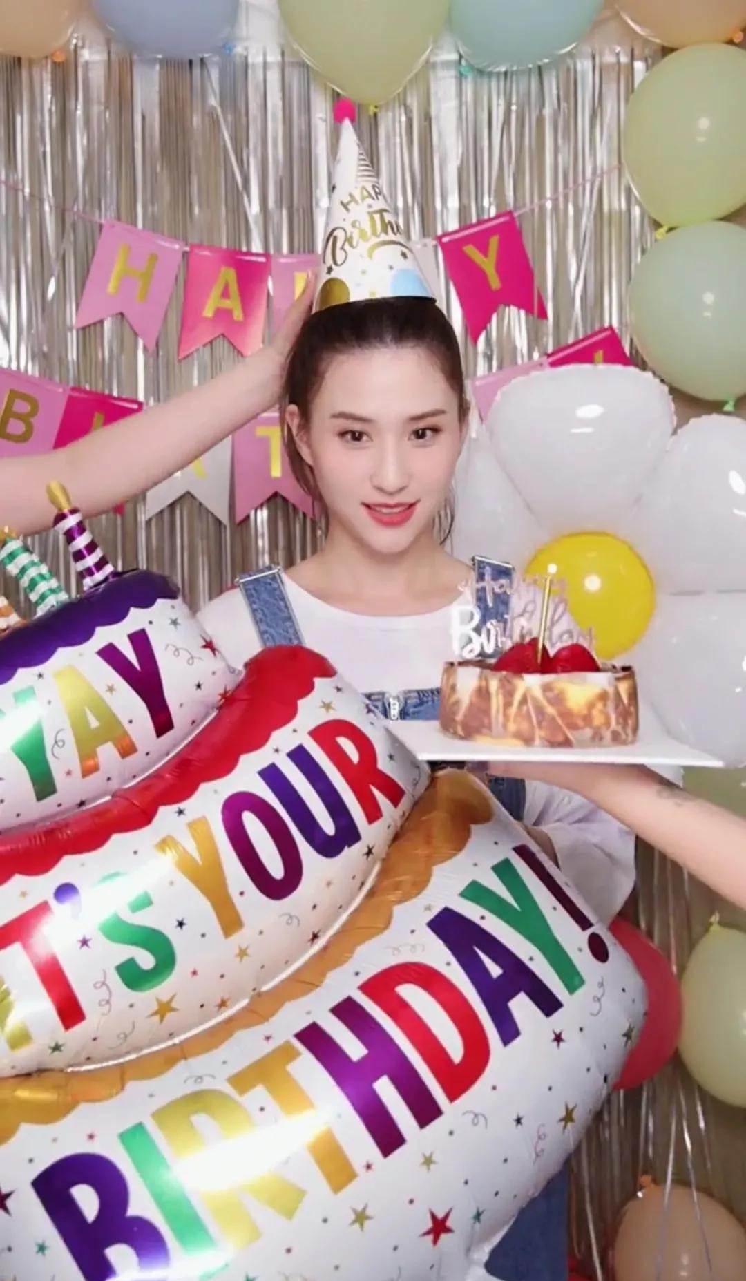 何超莲怀孕了,面部浮肿一脸孕相,肚大如箩被疑怀孕5个月 - 科技资讯