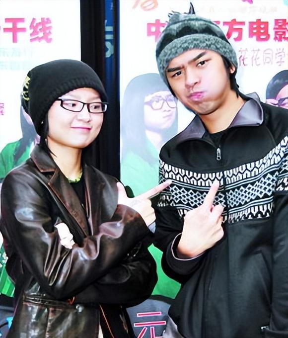 香港这一夜，李宇春的“遮羞布”被周笔畅一把扯下