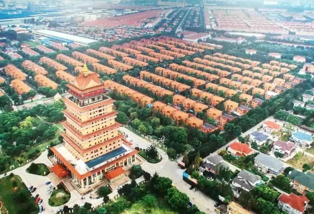 从全村人均奔驰到负债打工,华西村的经历拍成电影都没人敢信。