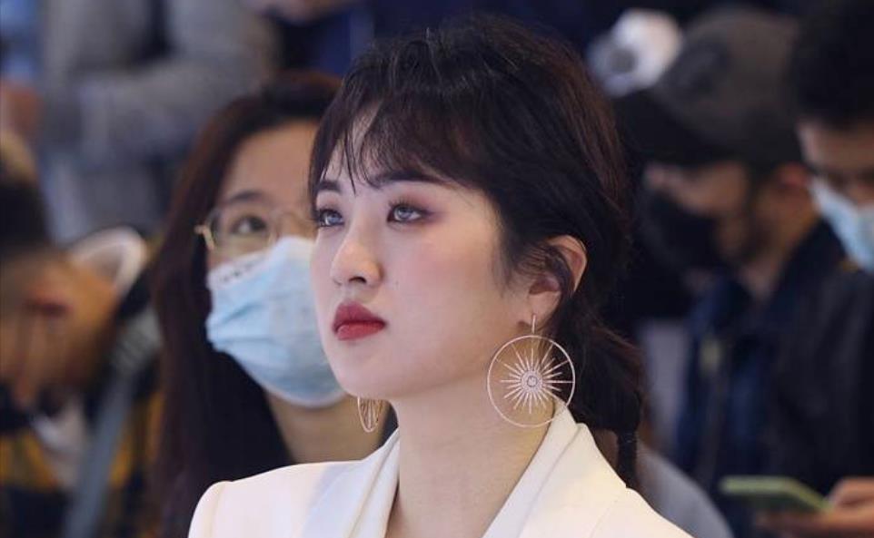 姚安娜|“华为千金”姚安娜,有私人飞机,住5亿豪宅,却仍非要当明星