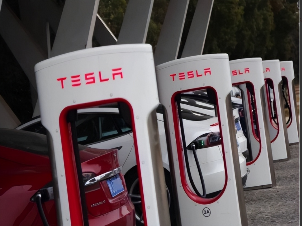 穿衣搭配|马斯克亲口透露：中国人力总监帮我节省100亿，却是克扣员工福利