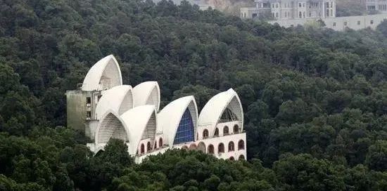 从全村人均奔驰到负债打工,华西村的经历拍成电影都没人敢信。