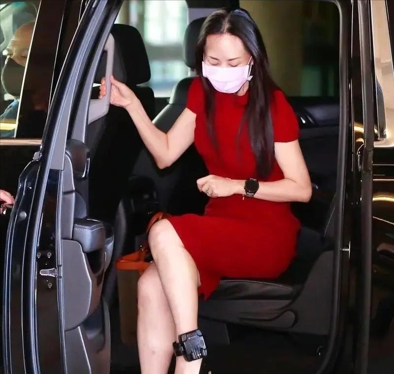 姚安娜|“华为千金”姚安娜,有私人飞机,住5亿豪宅,却仍非要当明星