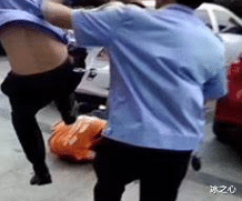 素素|河北一城管打骂货车司机“惩罚”结果出来后,引发公众不满