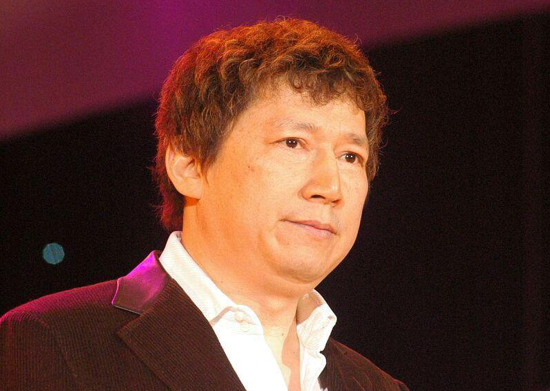 到李春平的面前寓意已经十分明显，认为李春平就是她此生最后一位情人。