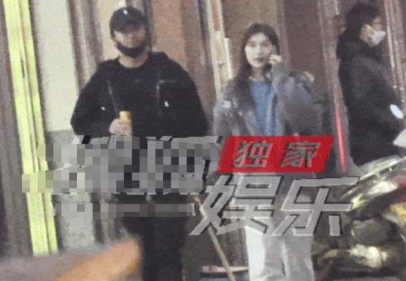 陈思诚|陈思诚与相差21岁女友同居试婚，父女恋很甜蜜