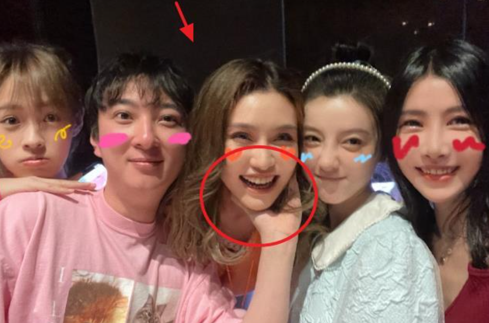 赵子易|“狗保姆”赵子易：7年熬走思聪多任女友，负面不断却独得宠爱