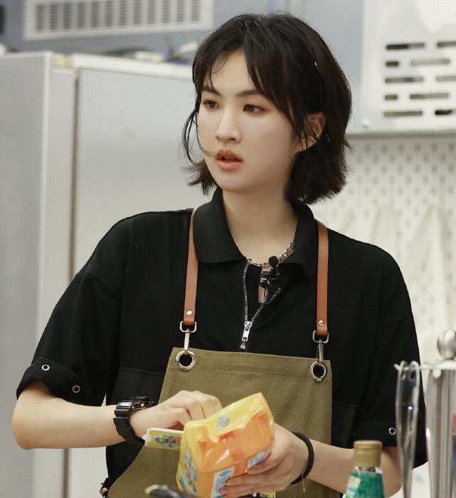 姚安娜|“华为千金”姚安娜,有私人飞机,住5亿豪宅,却仍非要当明星