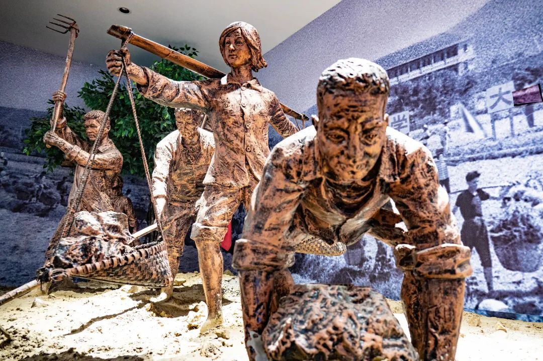 从全村人均奔驰到负债打工,华西村的经历拍成电影都没人敢信。