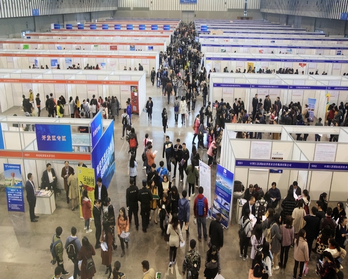 穿衣搭配|马斯克亲口透露：中国人力总监帮我节省100亿，却是克扣员工福利