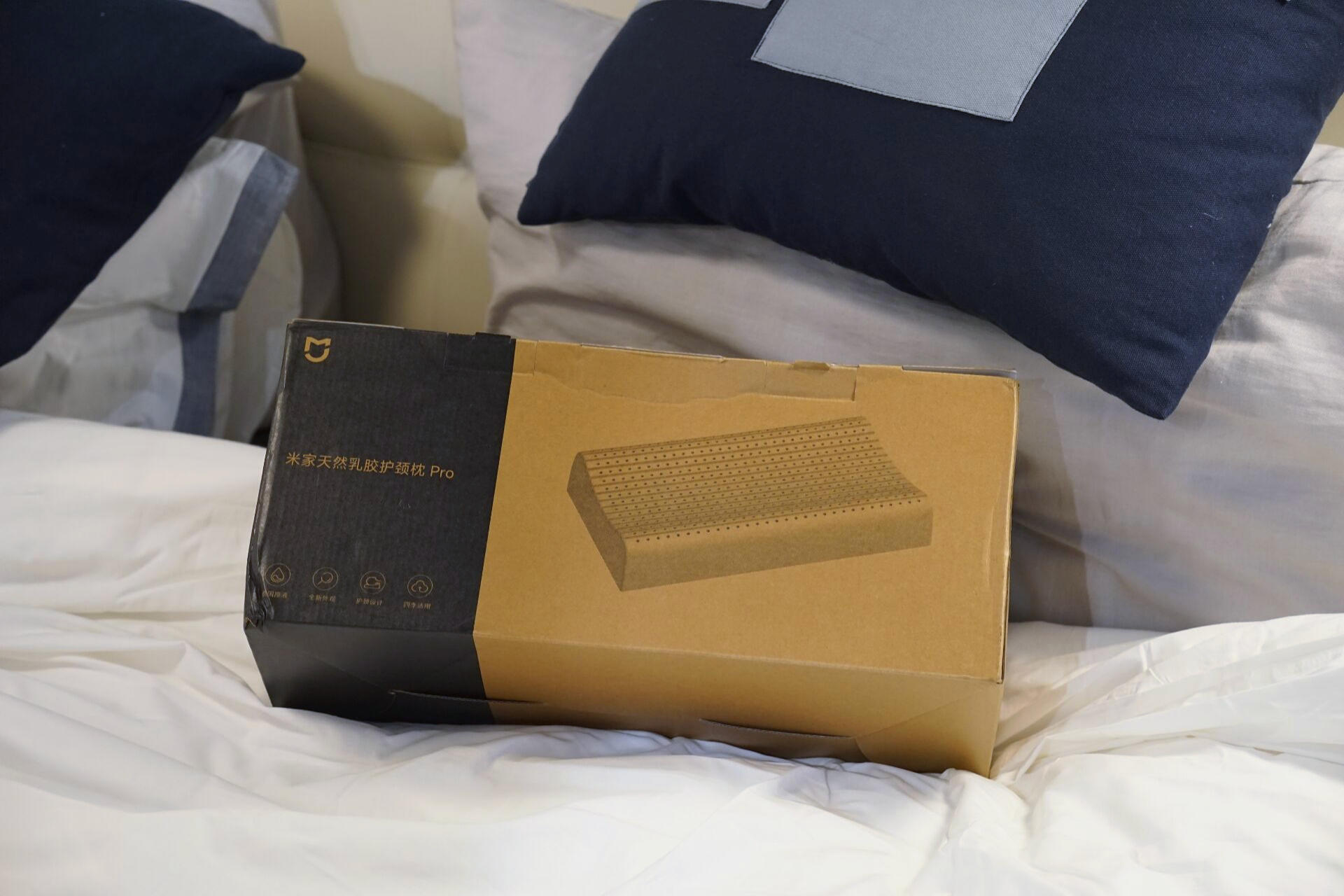 颈椎不好没有好枕头难以入眠?试试百元出头米家天然乳胶护颈枕Pro