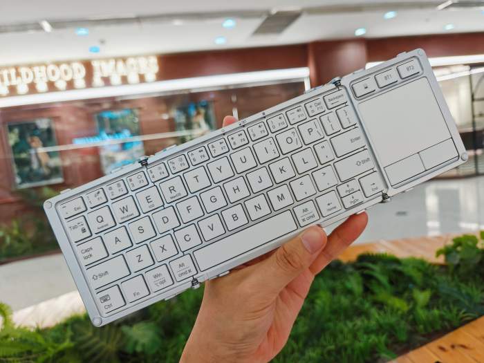 键盘也卷“三折叠”?BOW折叠蓝牙键盘,移动办公便携利器!