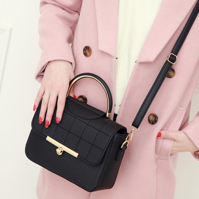 过年新衣服有了, 包包买了吗? 这样好看又实惠的小挎包我要背10个