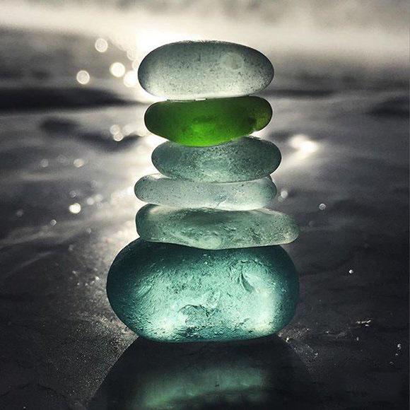 大自然的美丽馈赠:晶莹剔透的海玻璃赏析 - 生活diy -磨意思 -powered