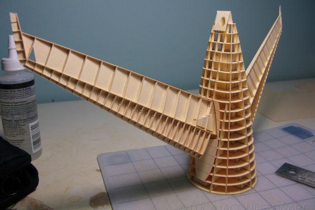 看英国牛人花7年打造的波音777纸质模型