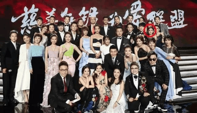 赵丽颖遭全国网友咒骂, 就因微博发了3个字