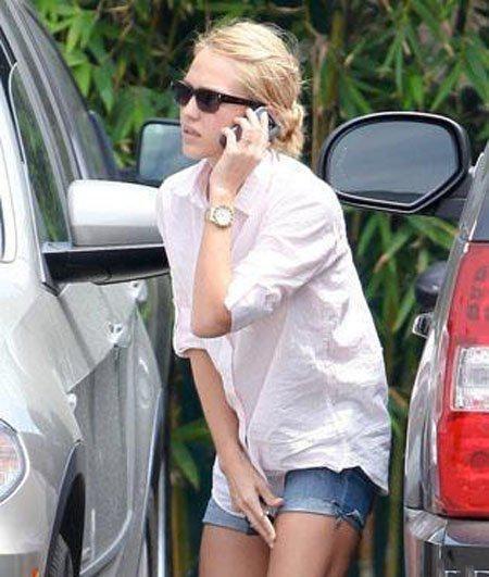 网上热门车品: 女司机高速遇尿急, 自有超酷的解决方法, 大开眼界