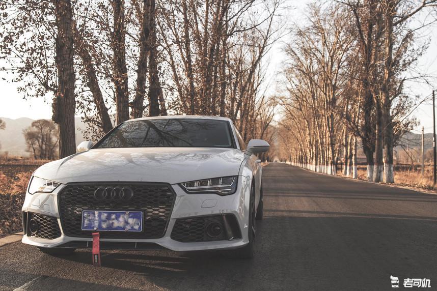 奥迪a7史诗级爆改 朋友:这真不是一台rs7吗?