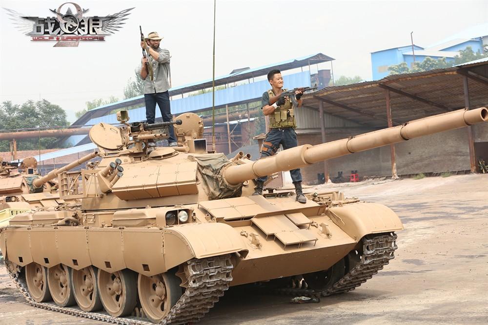 同样是耗资两亿, 《战狼2》相比《空天猎》寒酸了太多!