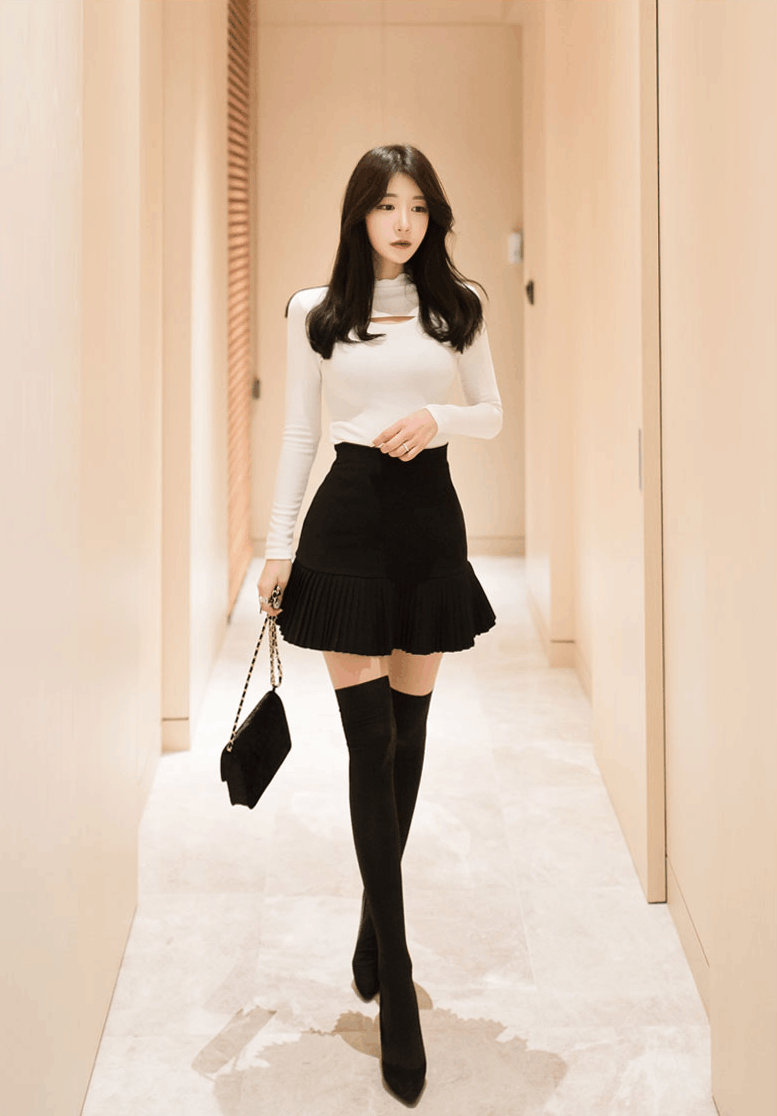 当少女穿上过膝袜之后瞬间美爆啦