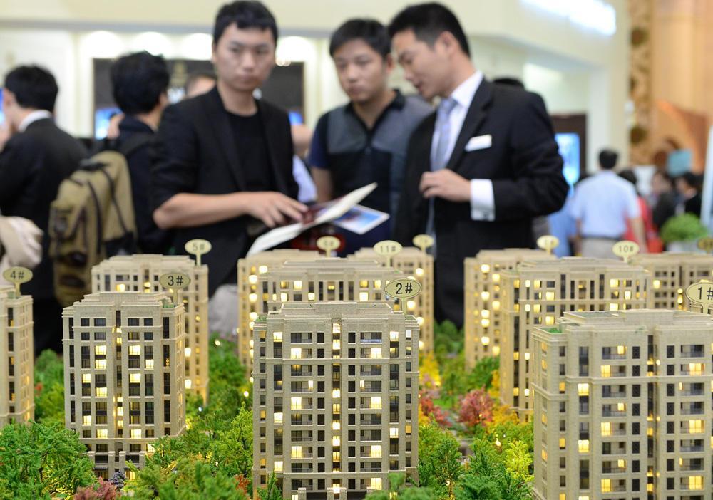 房价从3万跌到1.5万, 仍然难以卖掉, 中介纷纷关门倒闭