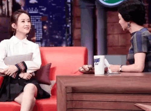 赵丽颖遭全国网友咒骂, 就因微博发了3个字