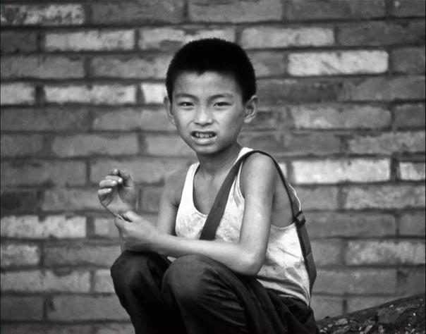 「上甘岭」美国人拍摄的1980年代中国孩子们: 原来80后的童年是这样子!