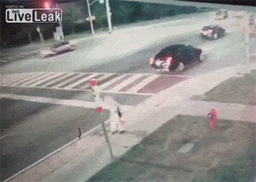 压实线撞车保险赔钱嘛 压实线撞车是不是全责