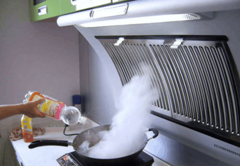 顶吸式和侧吸式哪个更适合家庭使用? 听老师傅说这样选准没错!