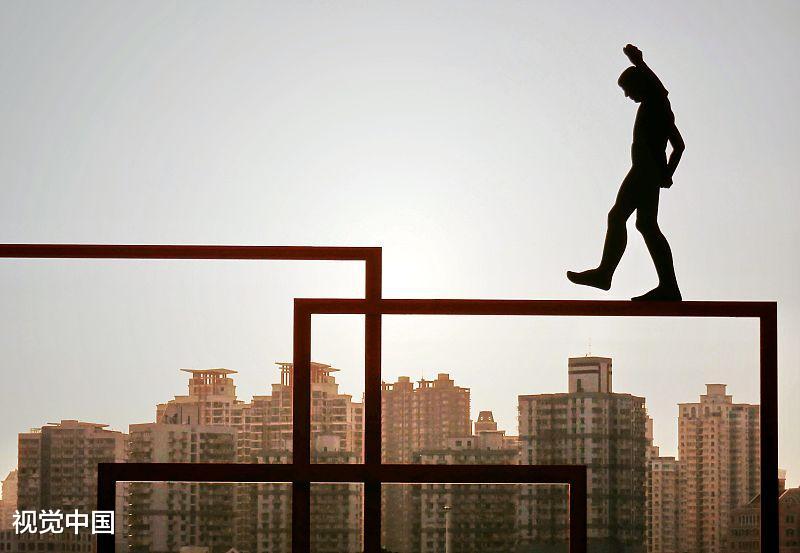 哪些房子最容易断供? 经济学家巴曙松: 60%的不良贷款是50万以内房贷!