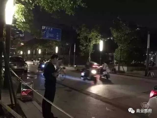 你知道腾讯、阿里、华为到底是几点下班？