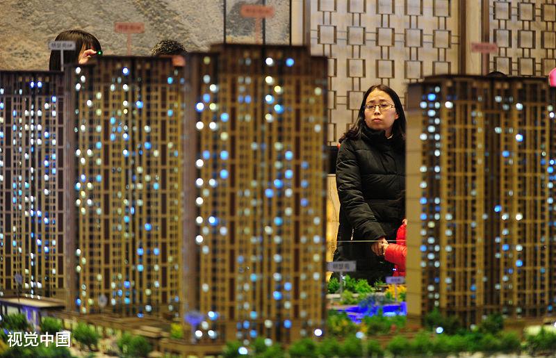 学区房1年半跌九千，卖家发愁中介劝：还没跌够1万，30%不算跌