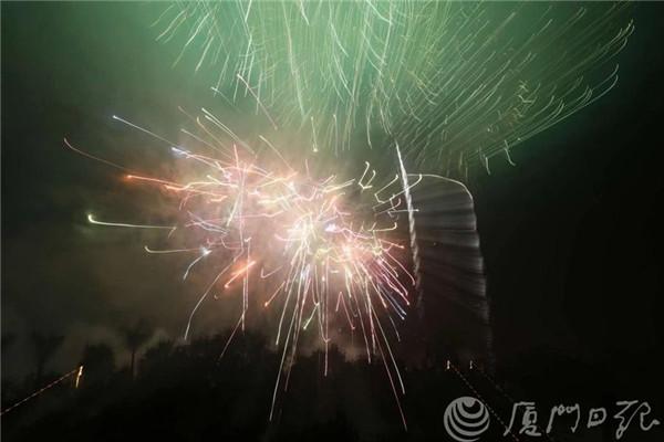 剛剛 廈門金門焰火璀璨對放！海量美圖！