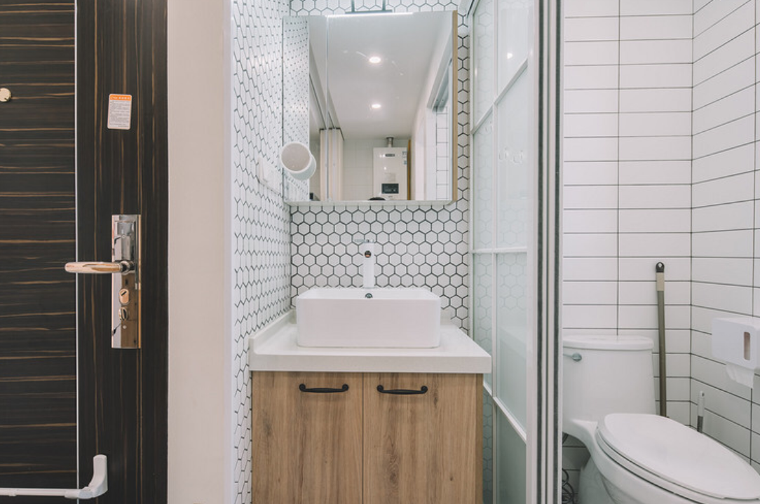 老公硬给卫生间设“2个门”，请木工打全屋柜子！入住才知睿智！