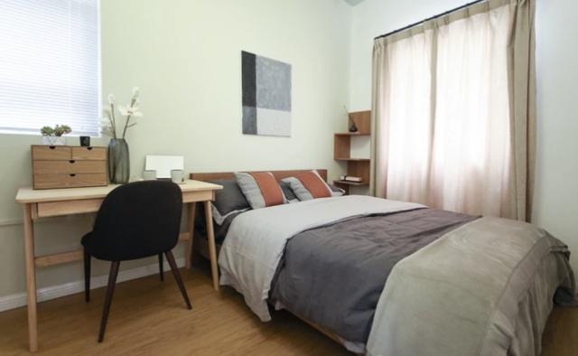 一家3口挤33㎡“铁皮屋”，设计师爆改变“安乐窝”！令人感动